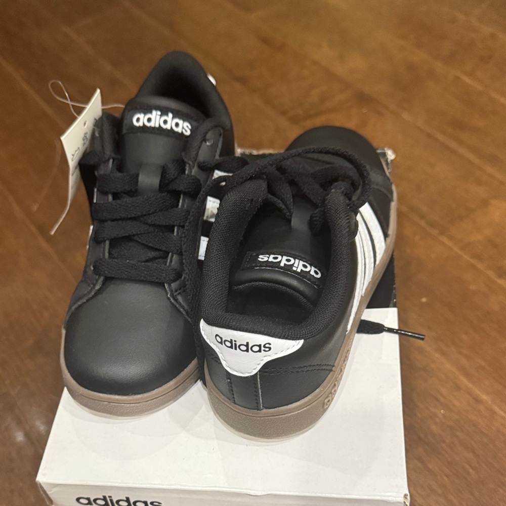 Adidas Classic Black and White Shoes - Picture 7 of 10
